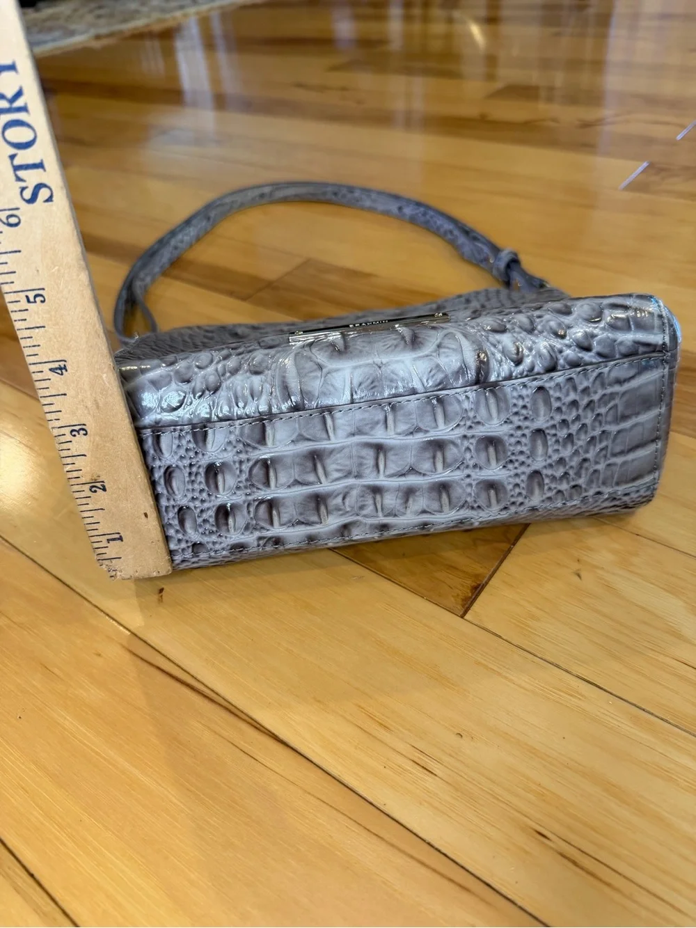 Brahmin Melbourne Gray Croc Embossed Leather Shoulder Bag Purse Gold Hardware